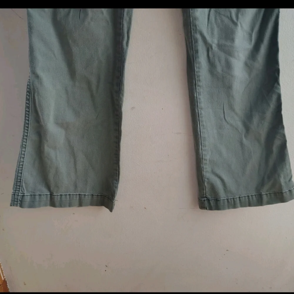 No Boundaries Juniors 5 Low-Rise Bootcut Khaki Army Green Pants 90s Y2k Cotton - Picture 4 of 6